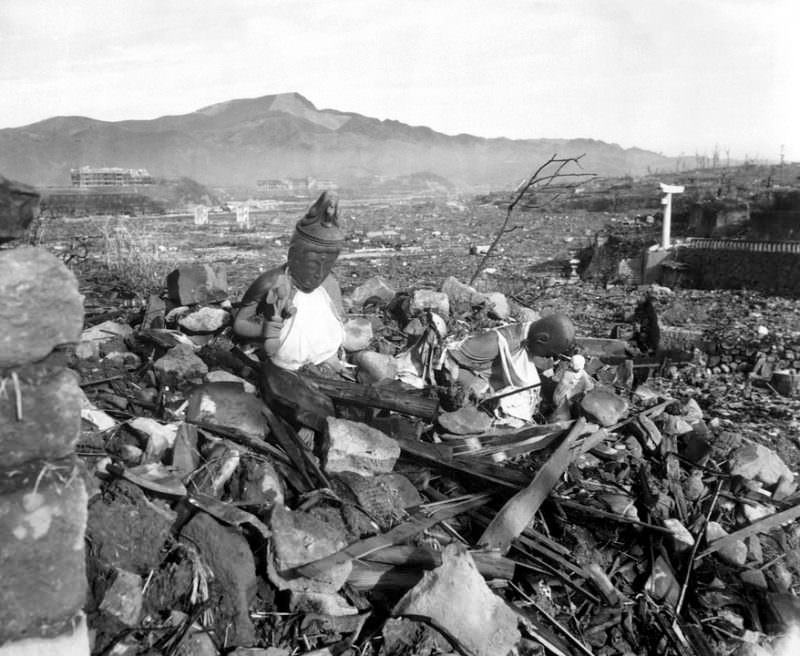atomic-bomb-67530_960_720